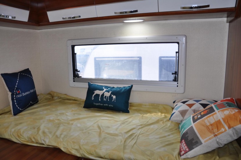 直降50万!独家团购108万即可抢购158万春田奔驰斯宾特524顶配房车 DSC_0245