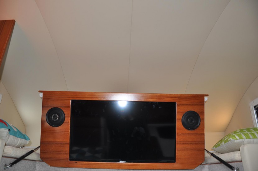 直降50万!独家团购108万即可抢购158万春田奔驰斯宾特524顶配房车 DSC_0298