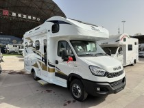 铭城房车 依维柯双拓展