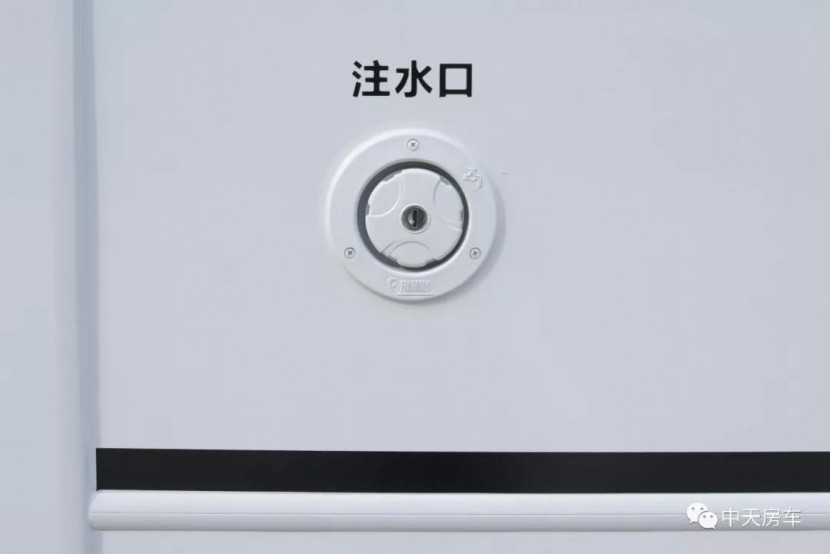 集成化水路电路，电动升降床，240L水箱，中天新季风T型畅游版正式亮相这款房车值得拥有36948fc1b9b34a1c8992a4497e168fef