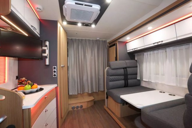 新车来了|宇通进口依维柯智能房车