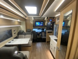 宇通房车 2023款旗舰双拓展版