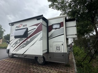 宇通房车 凯伦宾威双拓展