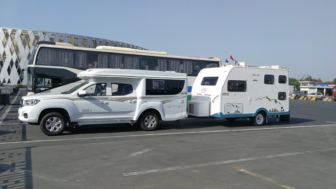 6.5洛阳房车展澳森房车新款糅合澳洲设计元素可上牌拖挂房车亮相a1b6dba4bf16425f9659373683d459f7