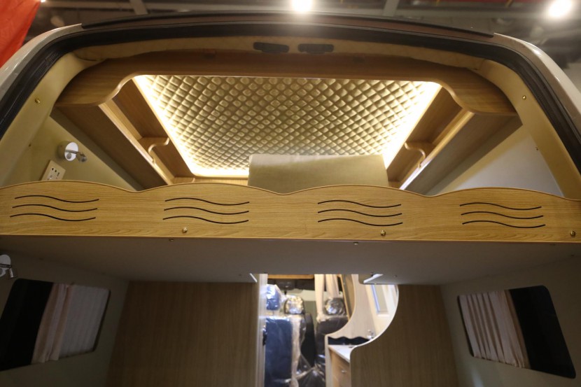 双景房车（国六）大通B型长轴高顶房车 25.8万元 WLH_4889