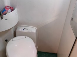 齐星房车 2021款全顺低顶五座商务版后纵床