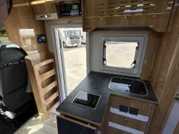 铭城房车 依维柯双拓展