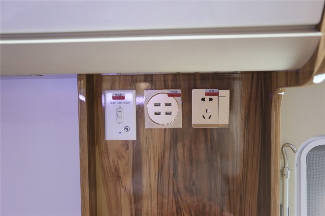 拓锐斯特依维柯C型欧风版TIC-611 56.6万起 2E1A4400