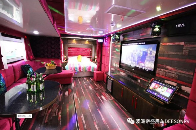 帝盛房车经典系列-10米KTV大床款营地房车5099c490a5ca48d3ab16e0459c36ff19