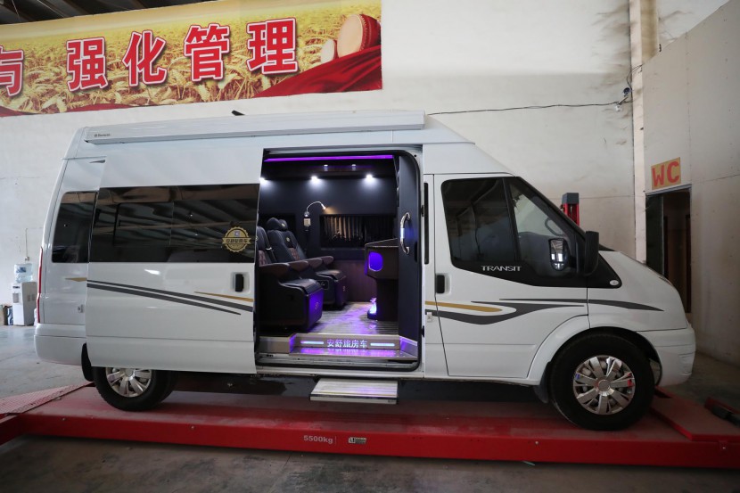 安舒旅全顺新世代长轴高顶B型商务房车 团购价36.8万 原价42.8万 WLH_5261
