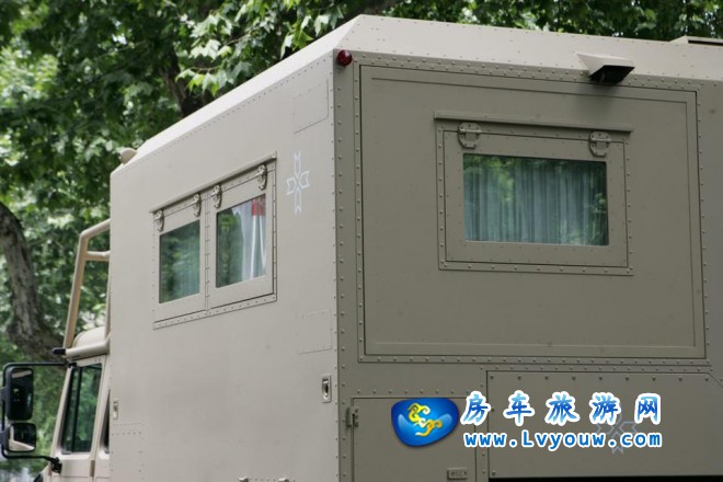 阿莫迪罗·攀爬者CD1型越野房车（奔驰乌尼莫克U5000）