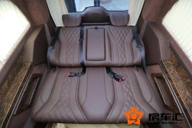 全新奔驰七座九速商务车，高顶全隔，标配空气悬挂！15.jpg