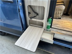 上汽大通 V90