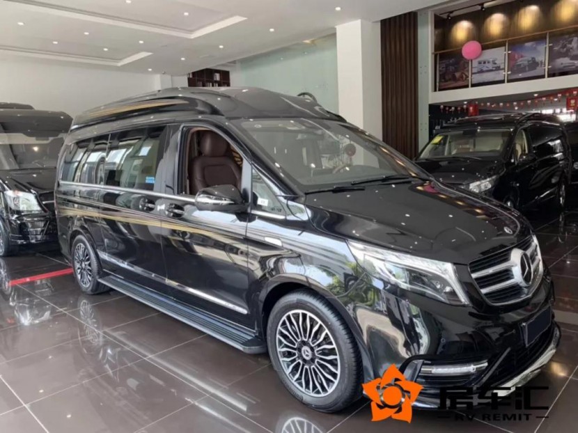 全新奔驰V260L，尺寸夸张，造型犀利，配置贼高！5.jpg