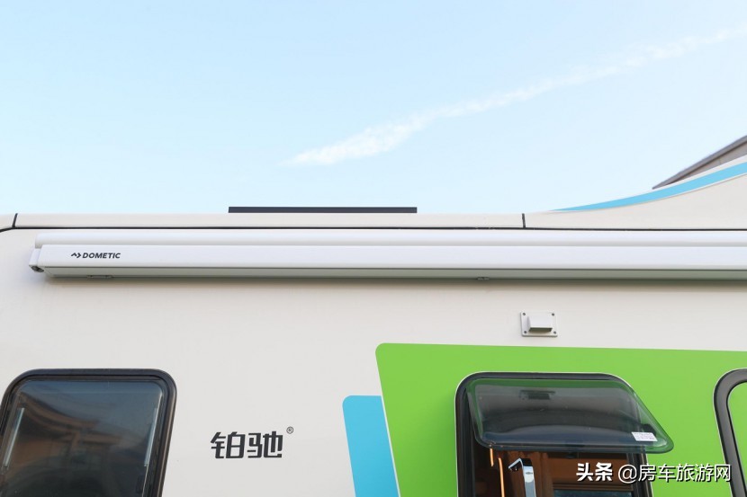 年终大促来袭!铂驰房车“大放价”!疯狂让利中,快来抢购吧~铂驰房车旅行家尊享版C型大额头无拓纵置上下床款