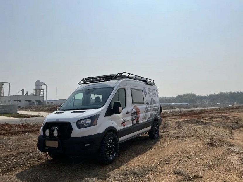 旅美速腾进口福特350SRW路航者四驱房车，邀您参加第五届郑州房车展，舒适生活，从不将就！f5394de00956e0154595b1a0fbfe0d77