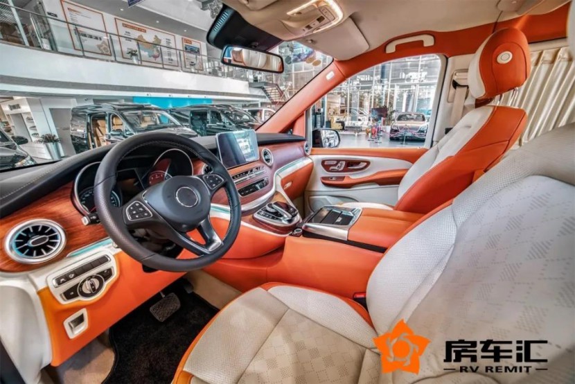 展厅实拍丨奔驰大白鲨AUXUN，半隔七座上新！6.jpg