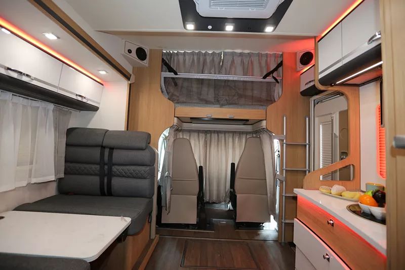 宇通房车全新进口依维柯智能房车，来了！