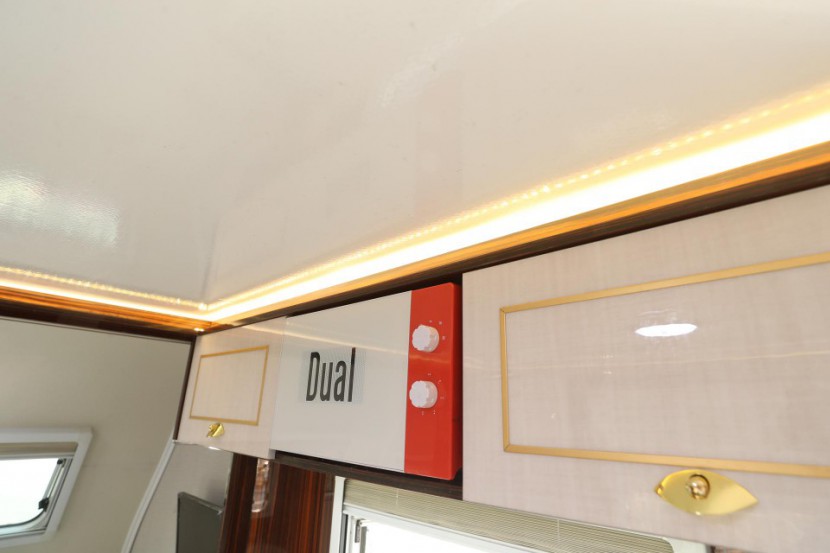 11.23杭州房车展天恩房车即将携仅售6.98万全国上牌的拖挂房车亮相74205d0db67f44a6a85301b0484db155