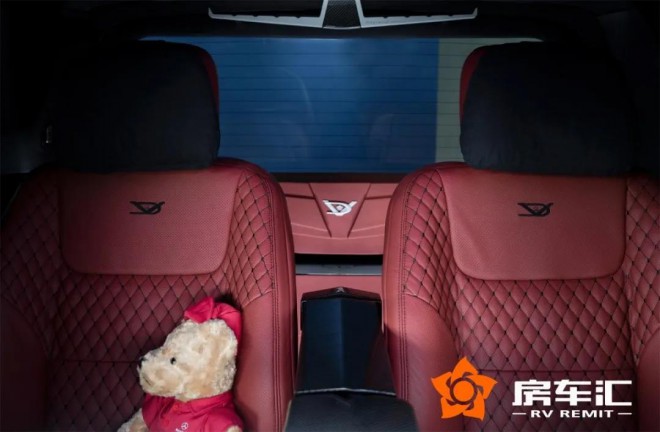 一台用来享受的MPV!——罗伦士进口奔驰V-diamond22.jpg