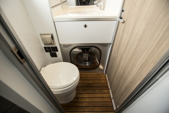 德野奔驰6X6越野房车征途者B诺马迪森房车戈壁荒漠无限征途这是描述信息