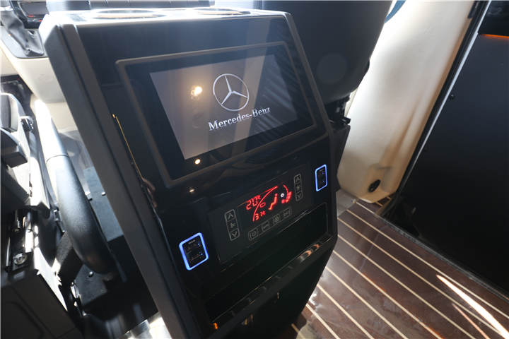 【罗伦士行政版】奔驰房车斯宾特高顶无隔7座白色现车201910251519473638