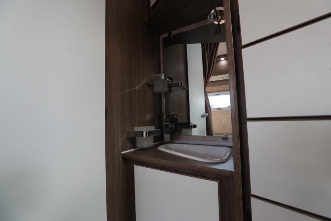 弗瑞德姆2019款全新国产依维柯自动挡T型房车锐尚版TIC-601AX 52.8万 WLH_8368