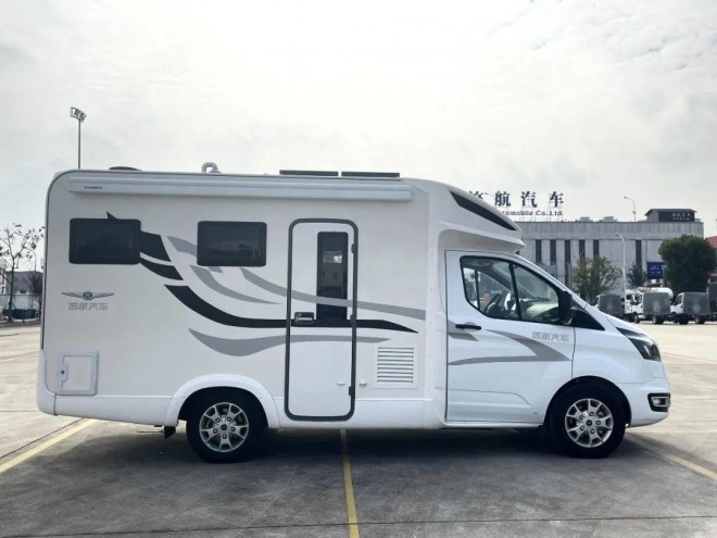 旌航福特V362T型房车，9月2日郑州房车展，风随我动，畅游随心！65c97fab060674346136bbd2f89a4b98