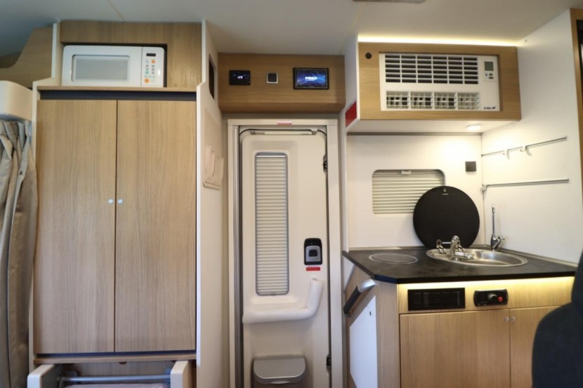 9月2日郑州房车展——宇通C533新小顶房车，持续续航，追随远方！71f81c9e61ddaaf27ad8c492184becef