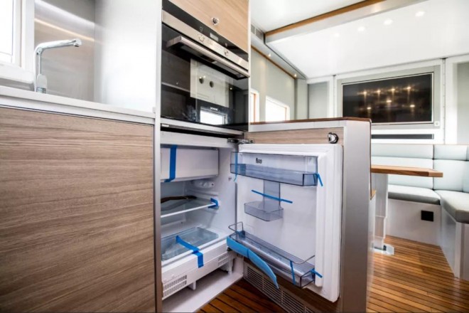 诺马迪森-“穿越者B”奔驰4x4越野房车——不惧束缚的越野房车（二）702e4c99c0d1433caad3e6668be2eb5f