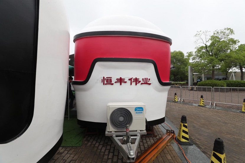恒丰伟业拖挂房车（蓝白，红白） WLH_7123