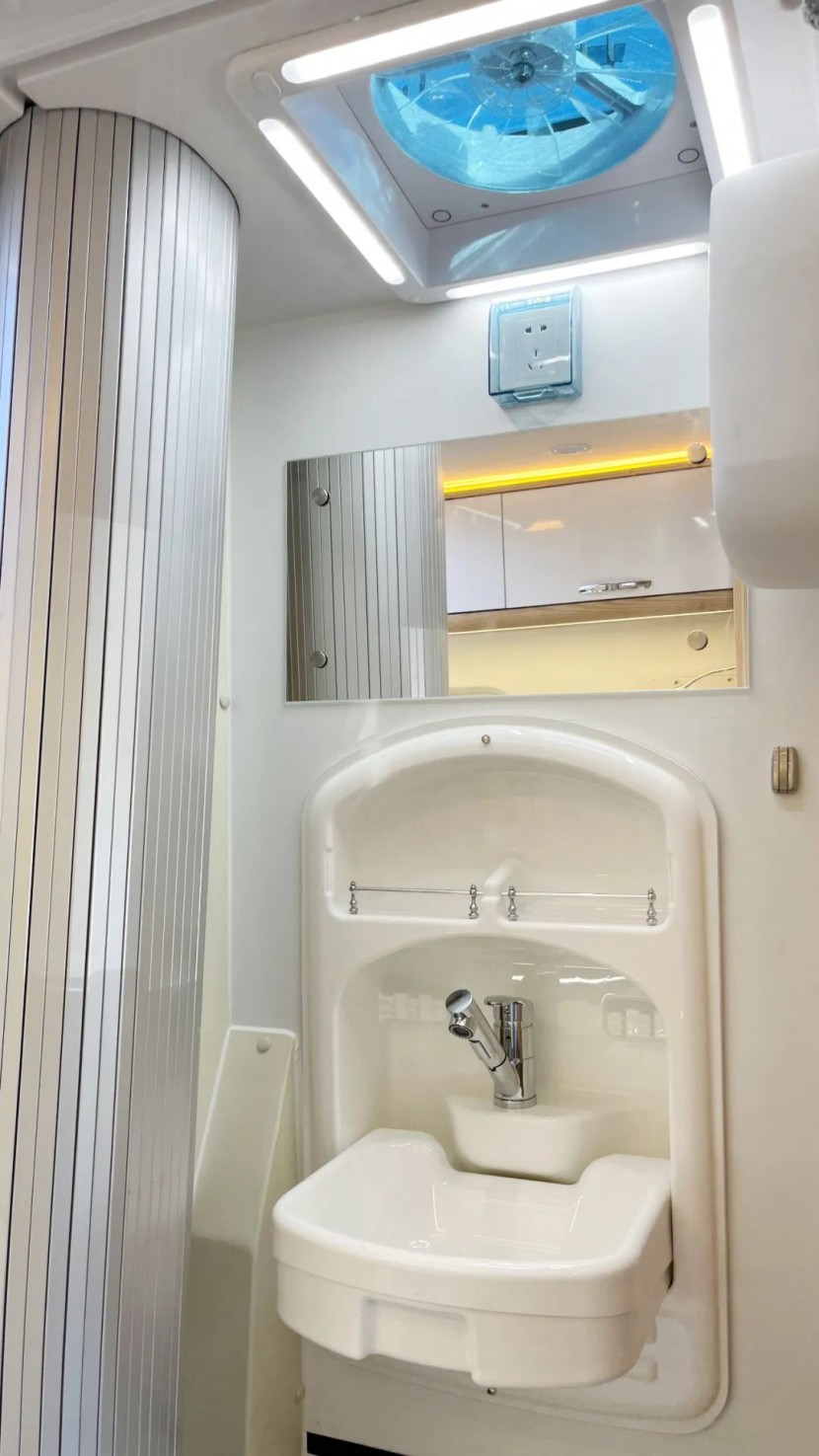 9月2日郑州房车展：新飞房车大通V90，行于天地，览尽风华！2dd0ce7b2f4d47a65150920790d5feb3