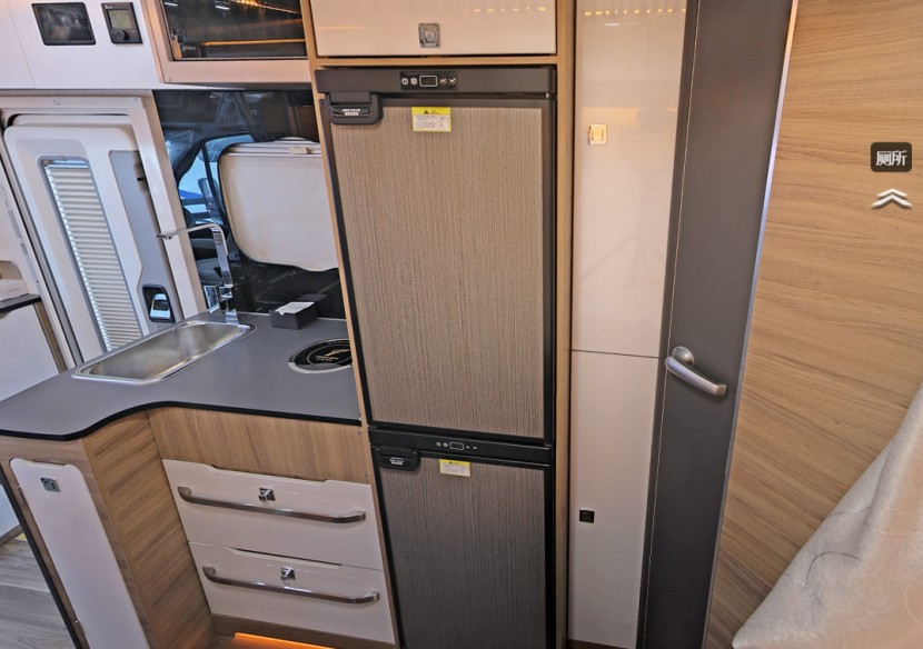 f318c25bef8ae4e691a4731ee742ee76