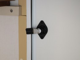 985A1066