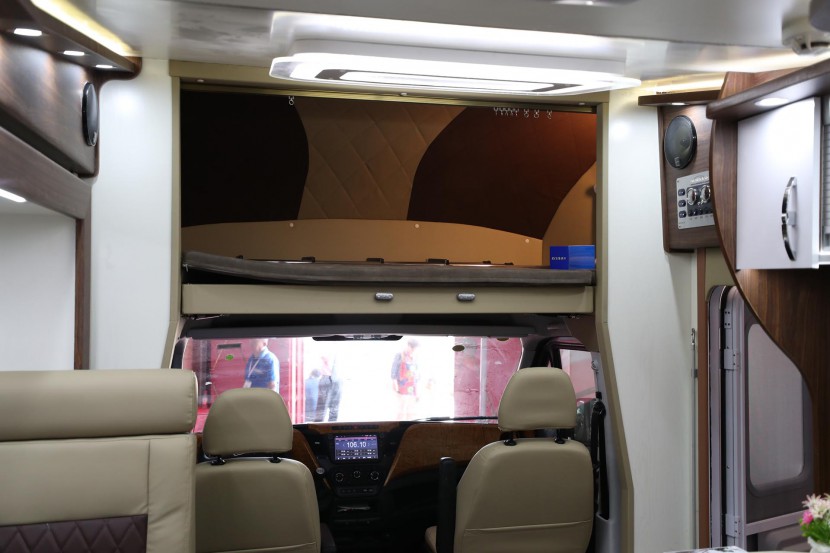 新星罗马假日C600K2双扩展房车 进口依维柯newdaily 6速手自一体房车 团购价71.8万 原价81.80万 WLH_4336