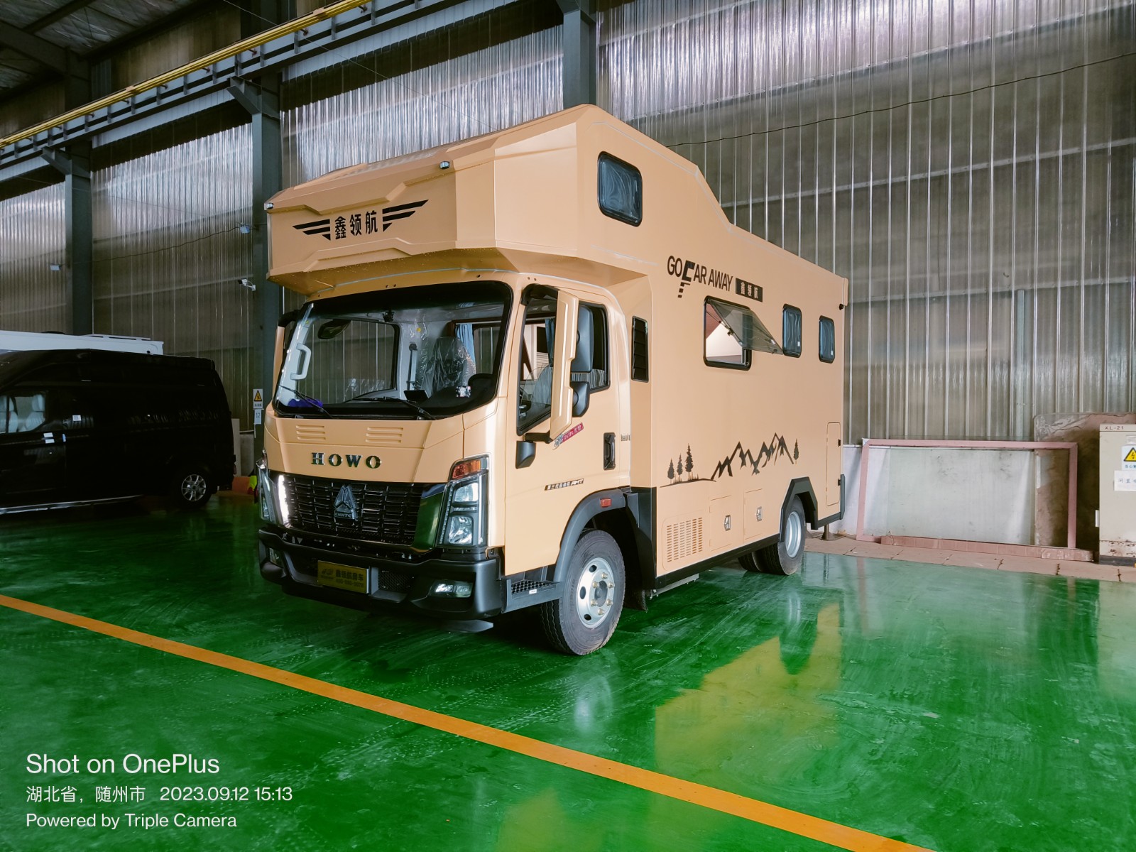 鑫领航豪沃统帅房车 车身外观