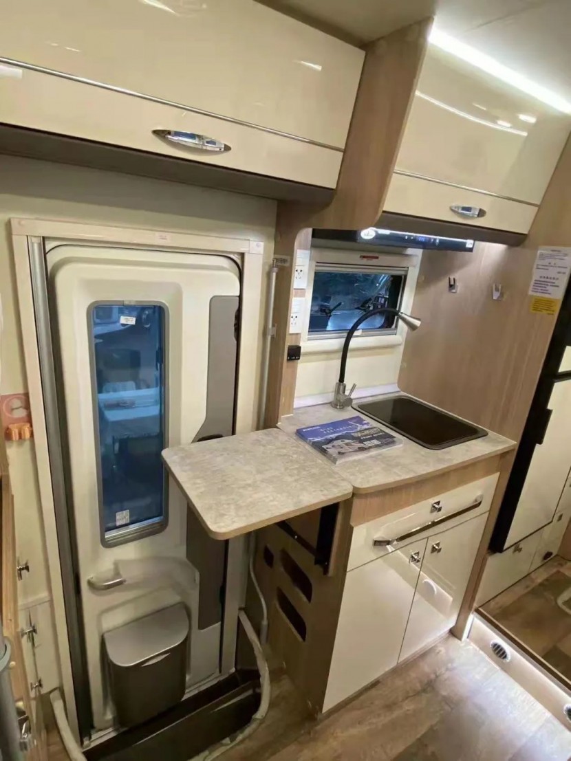 巍豪2022款旅行家1号房车，游山玩水看世界，遇花赏景品人间4c293501f6854ab9708679fca1ea51cd