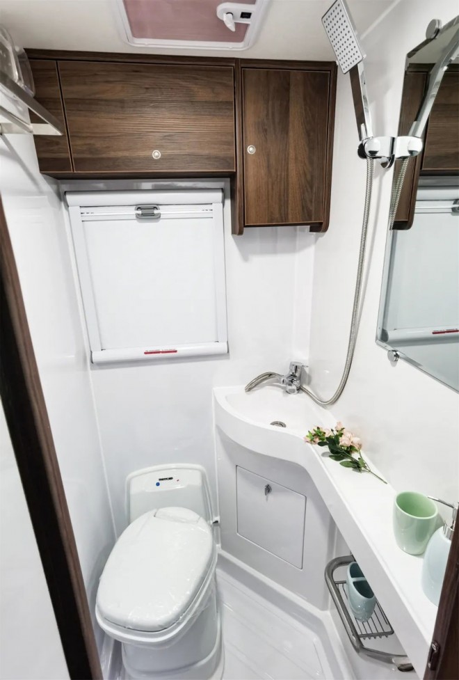 拓锐斯特房车：当有人说你太能“装”？