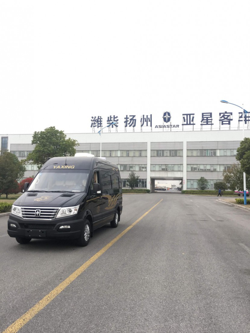 11.23杭州房车展亚星欧睿携自主研发B型奔驰底盘调效、进口配件内饰、商务旅居两不误房车亮相展会74a1ee8c306546978c02e55177aaafe6