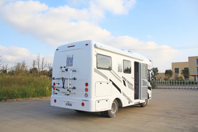 依维柯超越S001-舒适版房车  47.8万元 IMG_7336