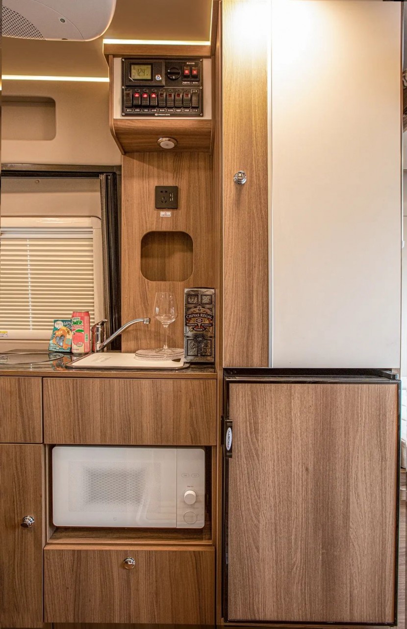 9月2日郑州房车展：金冠房车宾歌B900，小身体也能带你看大世界！9eb131d4b577e3648c504d2acb3174fe