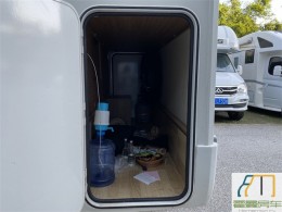 览众 20款览众塞拉依维柯双拓展C型房车