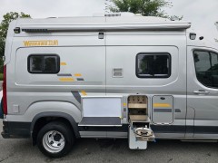 卫航房车 2021款V590 无中门