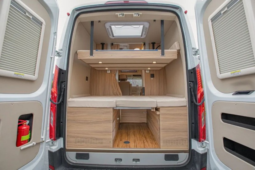 9月2日郑州房车展：金冠房车宾歌B900，小身体也能带你看大世界！d3979a6984a4cb42820950481ec83c3c