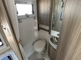 瑞弗房车 2020款V820