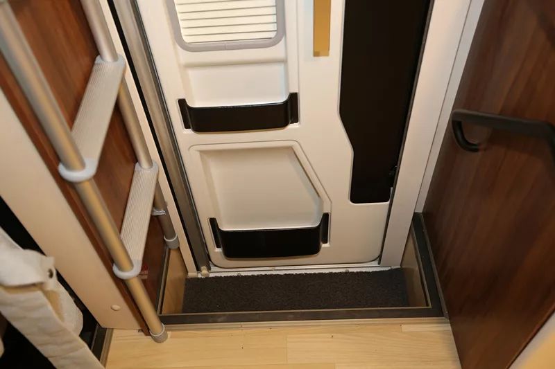 宇通房车：体验专属舒适旅行，国产依维柯单拓房车上线啦~