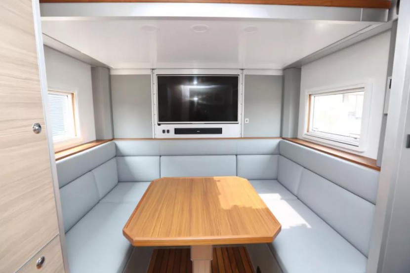 诺马迪森新款“驰骋者”——不超六米的C本蓝牌越野房车（内饰篇）d884ae1f00d5420eb4fc4e536f31b57c