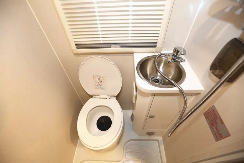 宇通房车：体验专属舒适旅行，国产依维柯单拓房车上线啦~