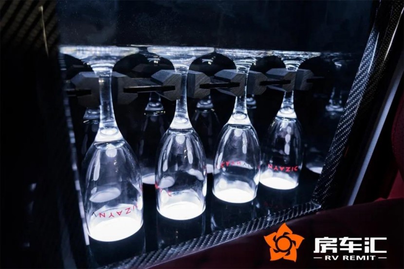 一台用来享受的MPV！——罗伦士进口奔驰V-diamond21.jpg