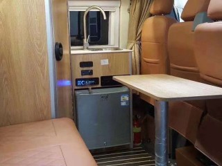 卫航 2018款大通V80短中（小熊系列）